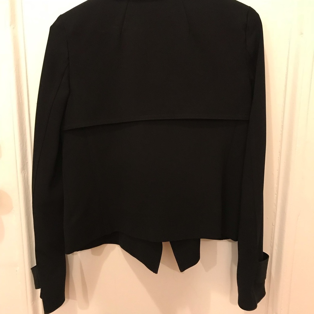 Aritzia Babaton short black trench style jacket